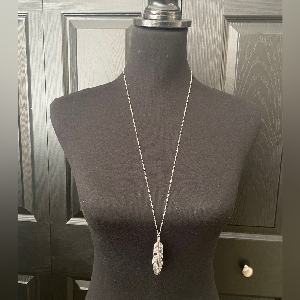 Silver Feather Pendant Necklace